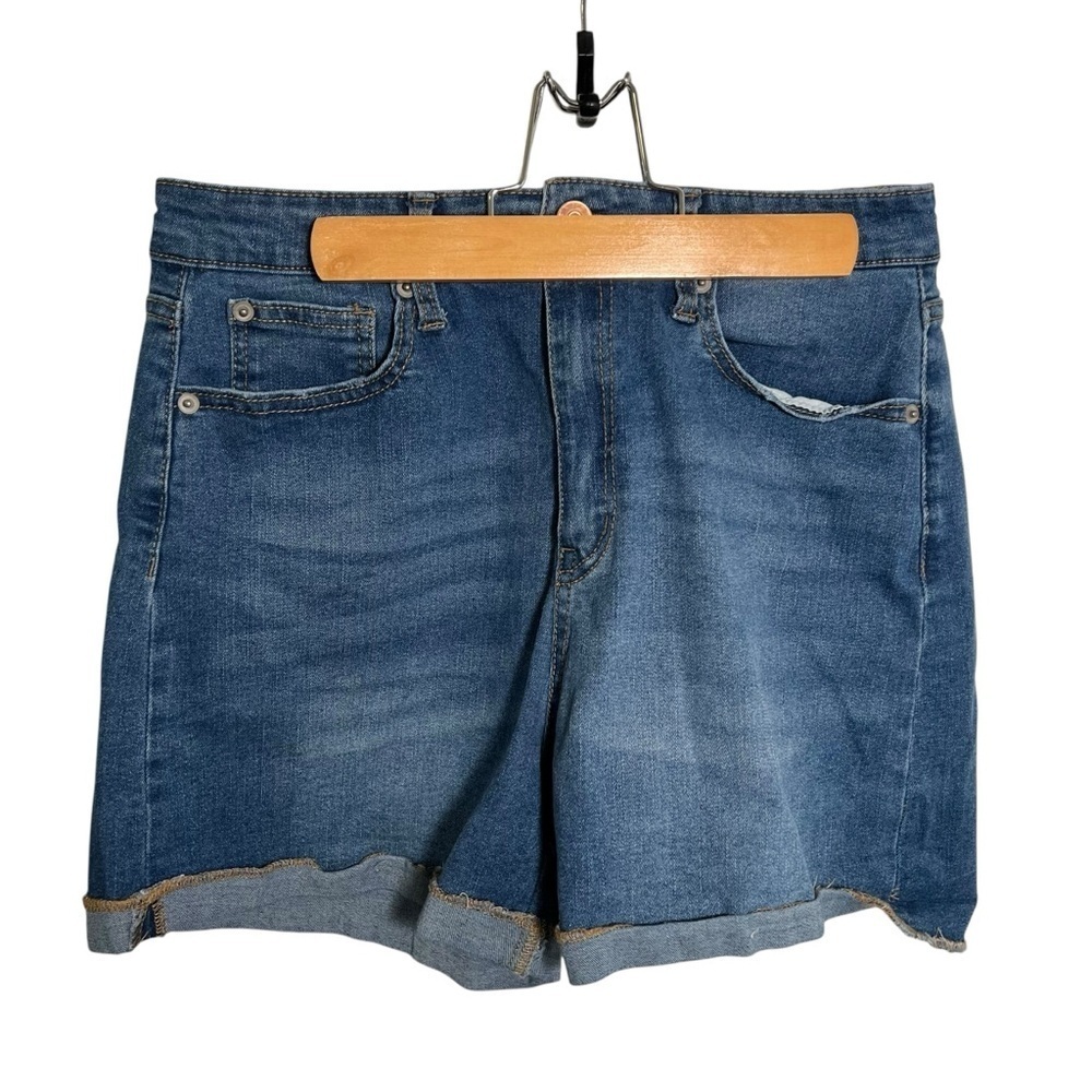 No Boundaries Women's Juniors Size 13 Denim Shorts Medium Wash Cuffed Mid-Rise